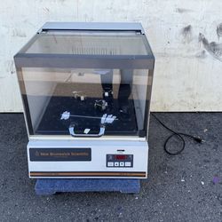 New Brunswick Scientific Classic C24 Benchtop Incubator Shaker – Tested, Works