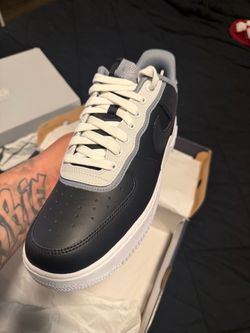 Men’s Nike Air Force 1 shoes brand new size 10.5 Us