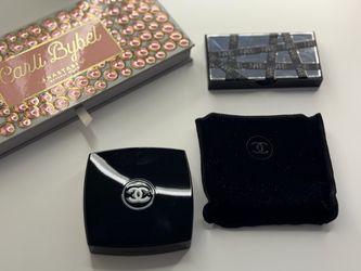 Chanel Compact Powder with Velvet Pouch