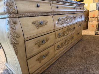 Dresser and nightstand set