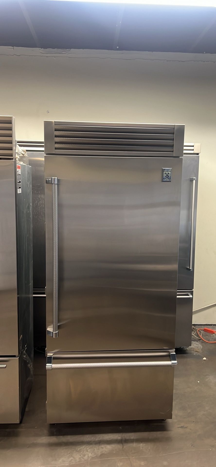 HESTAN 36”WIDE BUILT IN STAINLESS STEEL BOTTOM FREEZER REFRIGERATOR