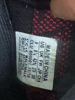 Yeezy boost sun damaged  size 9