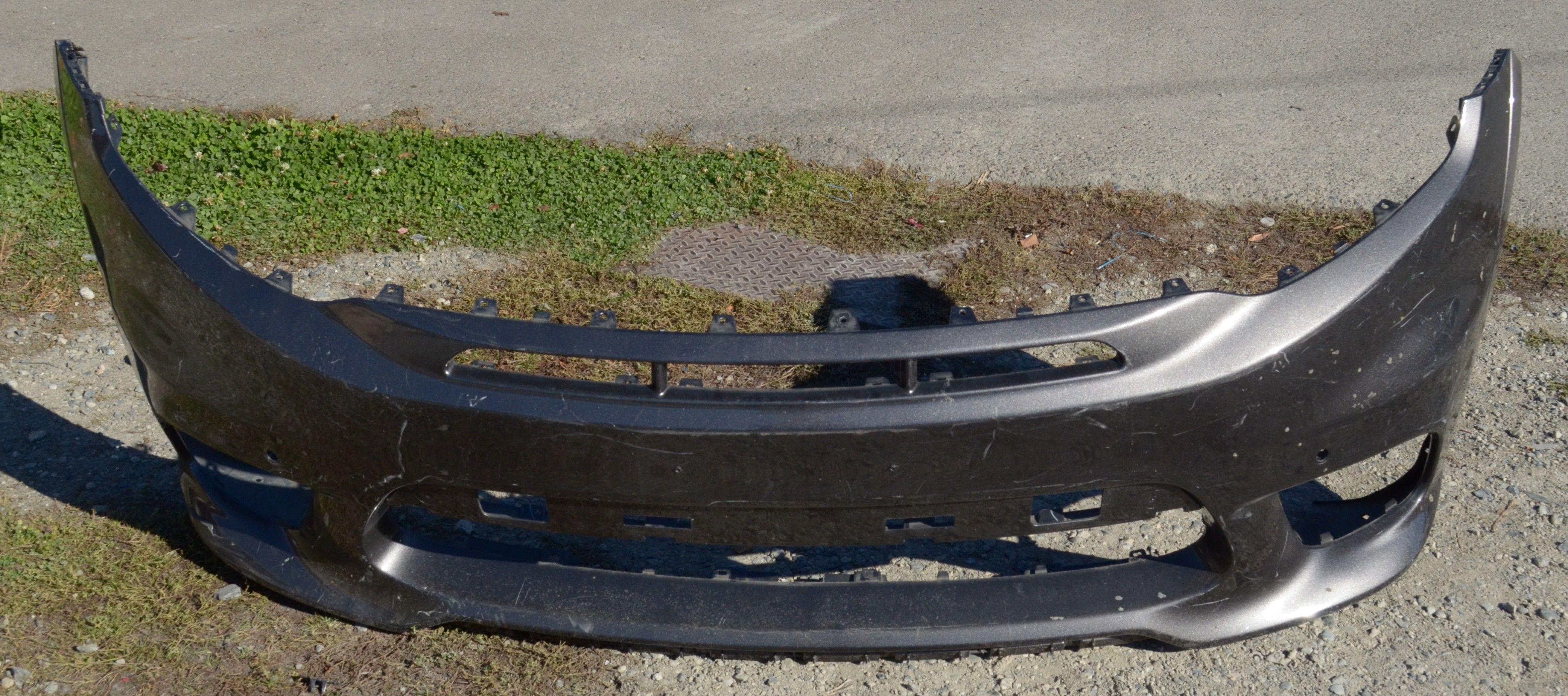 USED REF#U0247 || 2017-2021 JEEP GRAND CHEROKEE SRT-8 || FRONT BUMPER COVER ONLY