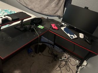 Gaming desk