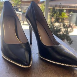 BCBGeneration Black Pointed Toe Heels Size 6 Gold Trim