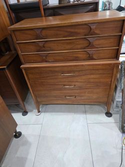 Mid Century Kent CoffeyPerspecta Dresser