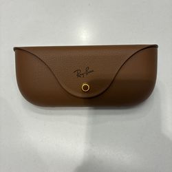 Ray-Ban Meta glasses charging case
