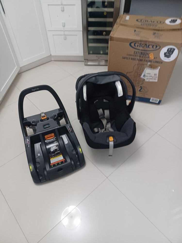 Graco Fit35 Car Seat Used But In Exellent Condition