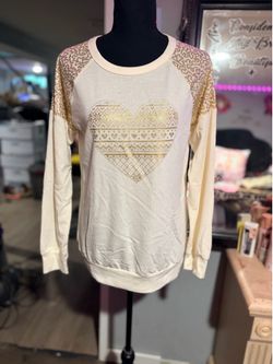 NWOT long sleeve gold sequin heart accent- M