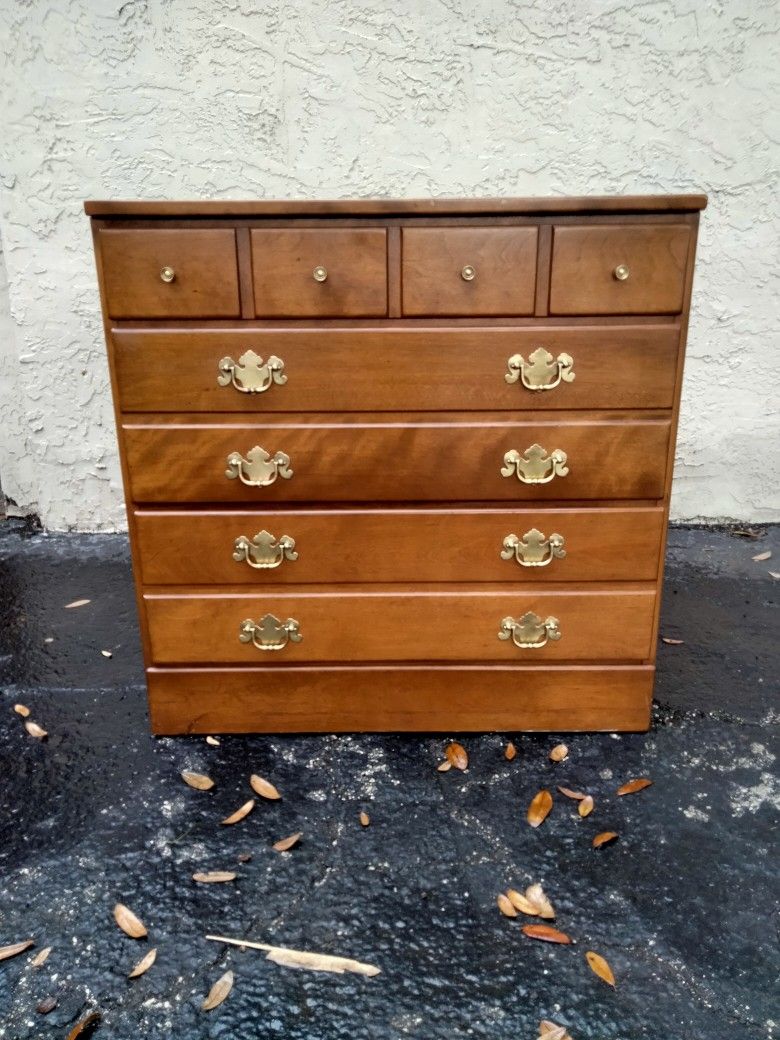 Ethan Allen 3 Drawer Dresser