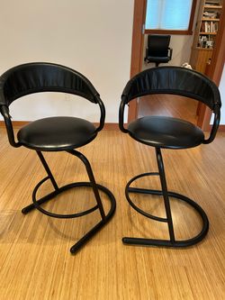 Black Swivel Bar Stool