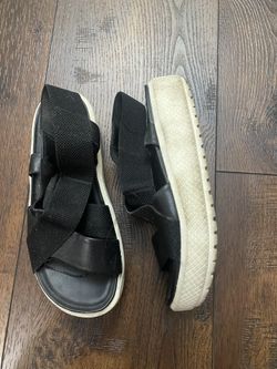 Womans Black And White Sandals Size 8 By Franco Sarto 