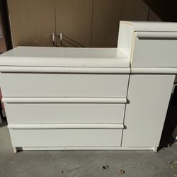 White Baby Changing Table W/ Chest Of Drawers 