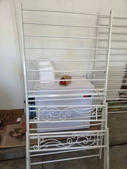 2 Twin Size bedframe