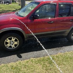 2003 Ford Escape 141,000 Miles And Comes With Tags For 3k 