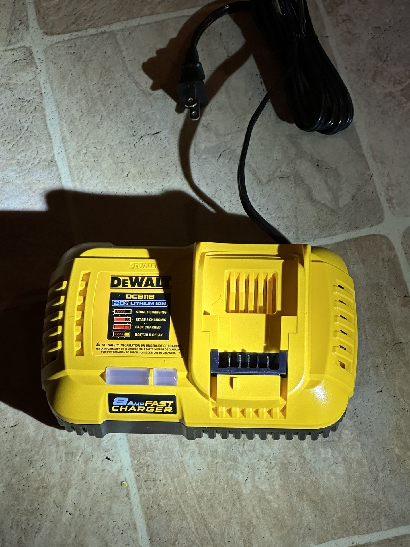 DeWALT Charger 8AMP