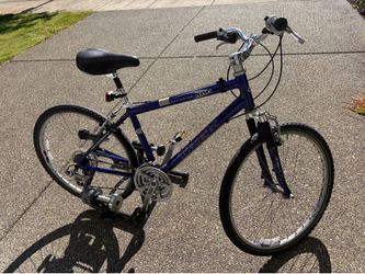 Trek Navigator 400 Hybrid Bike- Tuned and Ready to Ride