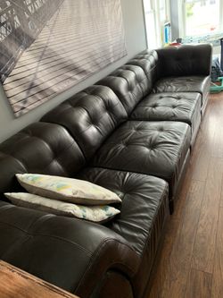 RAYMOUR AND FLANIGAN LEATHER COUCH SOFA