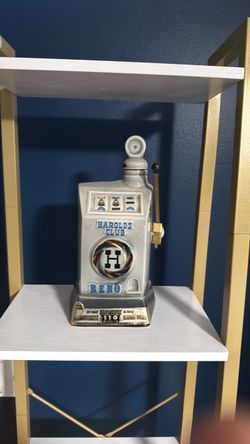Jim Beam Harold's Club Reno Slot Machine Decanter