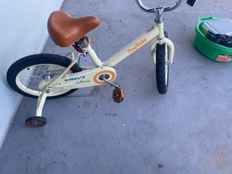 Kids Bike With Training Wheels – Good Condition