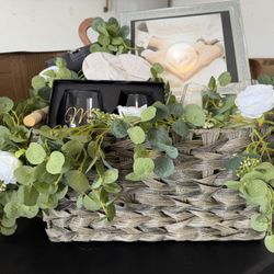 🎁 Luxury Wedding/Anniversary Gift Basket 