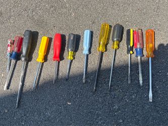 12 Assorted Flathead Screwdrivers – Craftsman, Stanley, Various Sizes