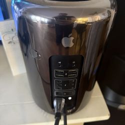 Desktop Apple Computer 