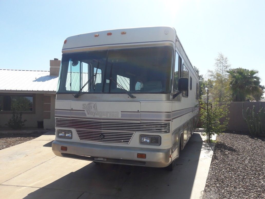 1994 34 foot RV Diesel Pusher Spartan Chassis with airbags four-wheel air disc brakes