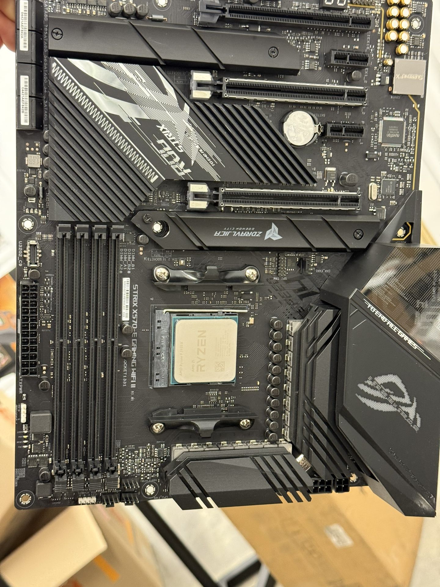 Gaming Bundle β ASUS ROG Strix X570-E + AMD Ryzen 9 5950X + Windows 11 Pro