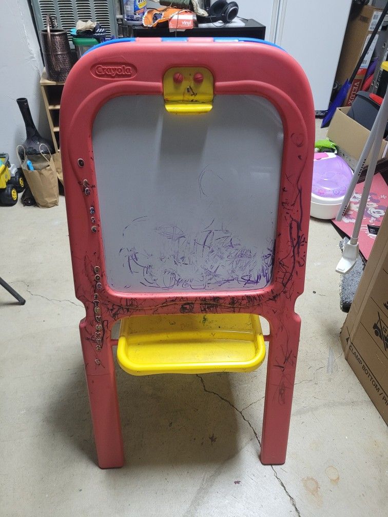 Cryola Easel Board