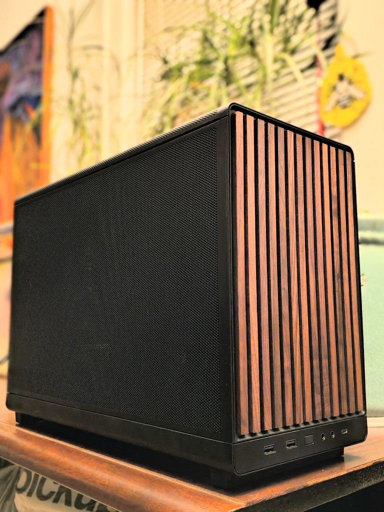 Custom Built Ultra End Liquid Cooled Portable Nvidia RTX 4070 Super PC