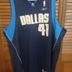 Dirk Nowitzki #41 Size 2XL 2 X-Large Dallas Mavericks Jersey 
