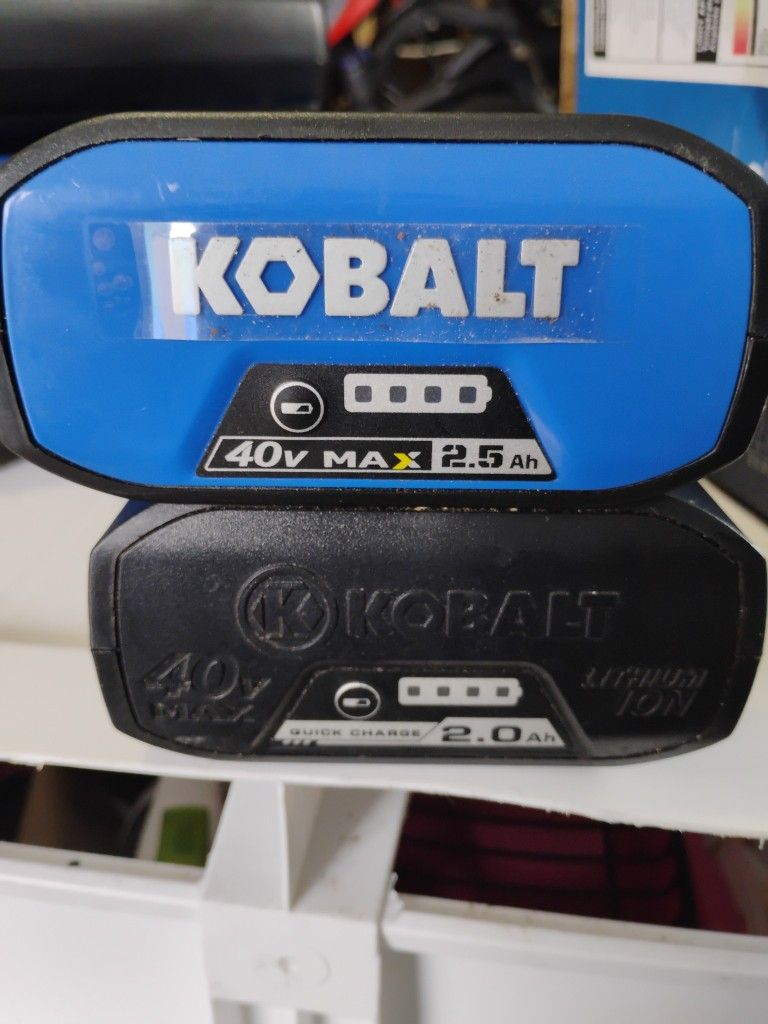 40v (3)Batteries 1 Charger 4.0ah Batteries