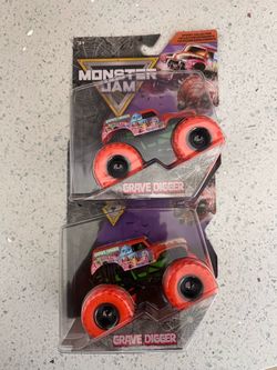 Monster Jam Grave Digger Spooky Collection
