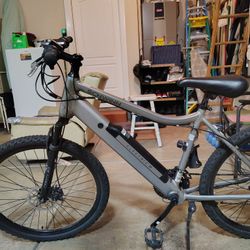 Schwinn Mountain Bike 26-in Electric