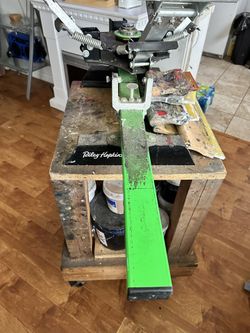 Riley Hopkins Screen Printer