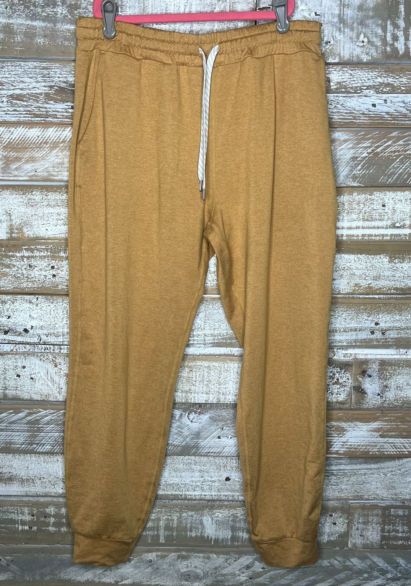 Women’s Vuori Mustard Performance Joggers M