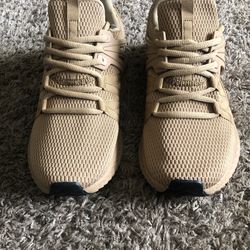 Beautiful Smart Versatile Ladies Sneakers Size 8.5