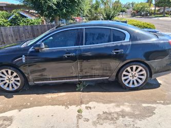 2011 Lincoln MKS