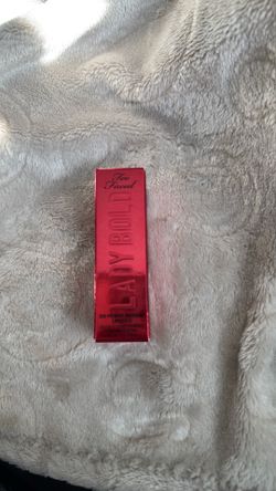 Too faced lipstick