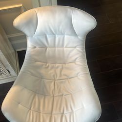 White furniture chair