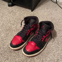 Size 11 Jordan 1 Mid Bred Used