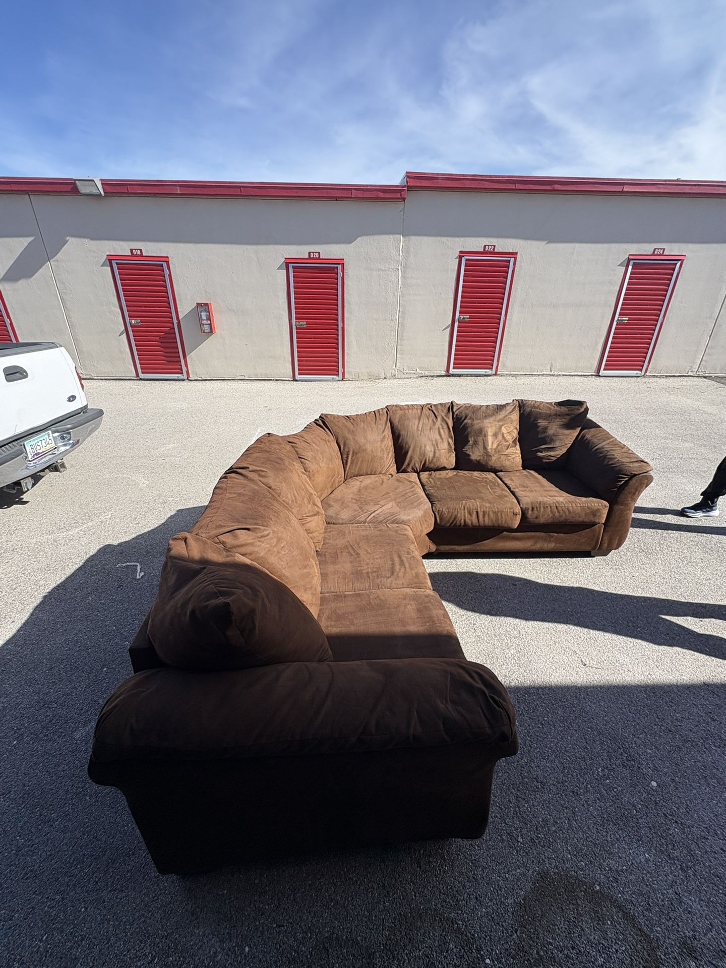 📍L-Shaped Sectional Sofa – $280 — Delivery Available