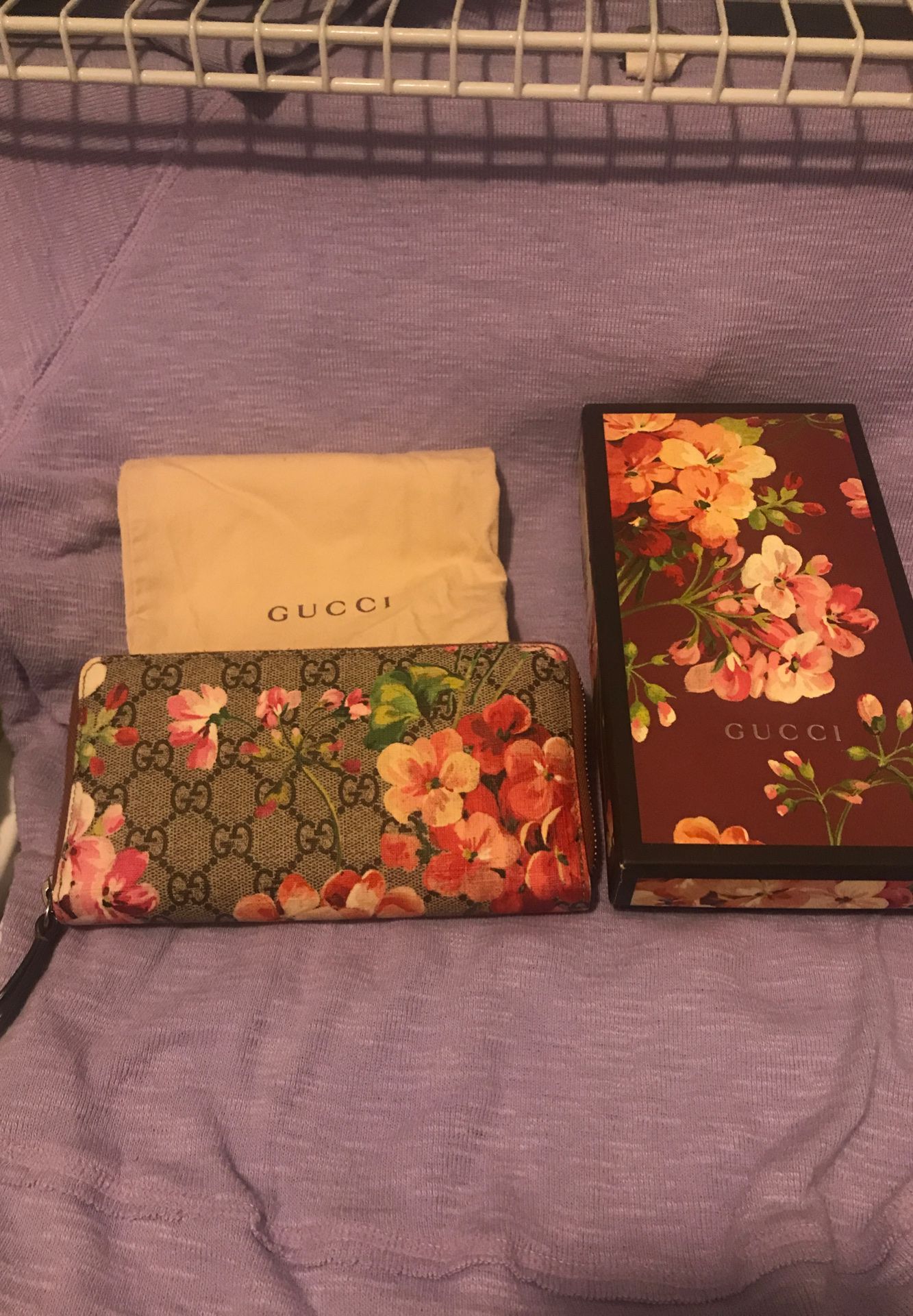 Gucci bloom wallet