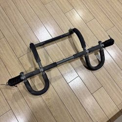 Pull Up Bar