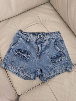JEAN SHORTS..."WILD FABLE"  SIZE XS