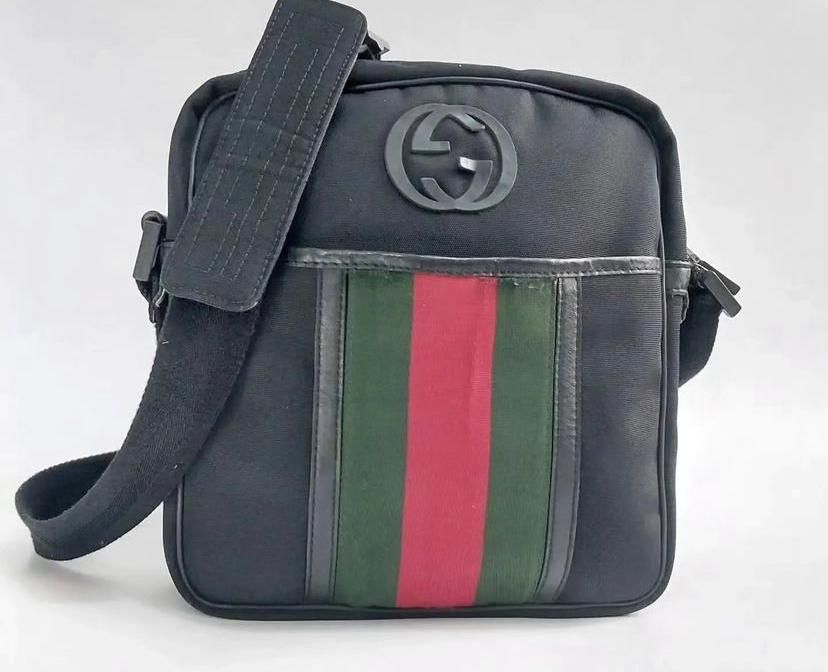 Pre Owned Gucci Nylon Leather Web Messenger Bag 