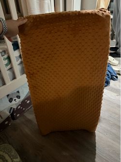 Changing table mat