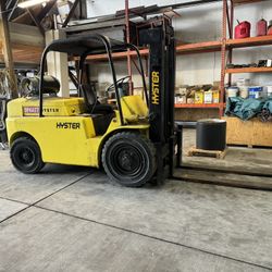 10,000 Hyster Forklift 