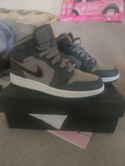 Air Jordan 1 Mid Grey Orange Sneakers